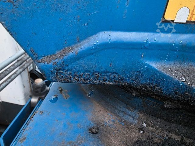 Kroklastbil VOLVO FE 320 6x2/4 Abroller mit Cont. + Kran HMF 1820