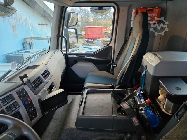 Kroklastbil VOLVO FE 320 6x2/4 Abroller mit Cont. + Kran HMF 1820