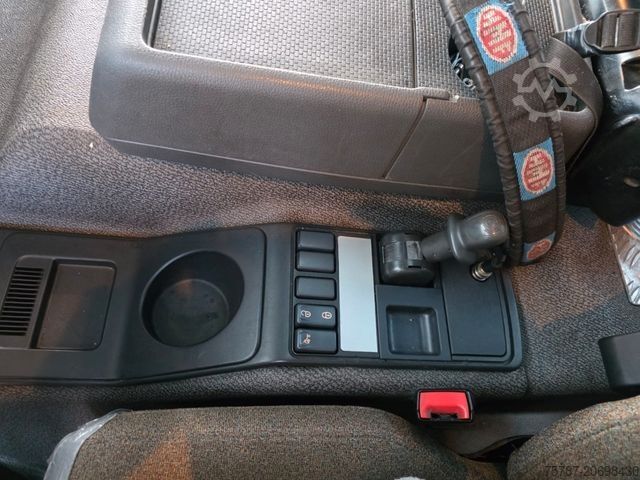 Kroklastbil VOLVO FE 320 6x2/4 Abroller mit Cont. + Kran HMF 1820