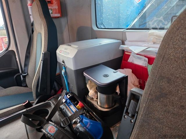 Kroklastbil VOLVO FE 320 6x2/4 Abroller mit Cont. + Kran HMF 1820