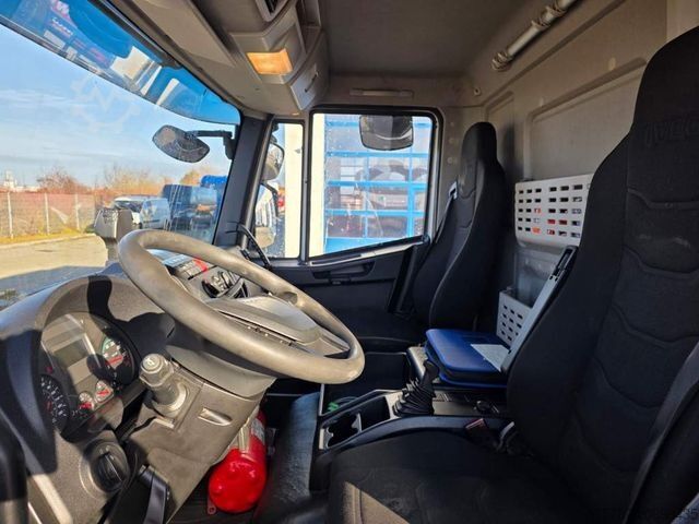 Gardinsidad skåpbil IVECO 80-220 Eurocargo, Gardine, ladebordwand