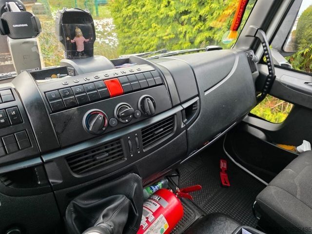 Gardinsidad skåpbil IVECO 80-220 Eurocargo, Gardine, ladebordwand