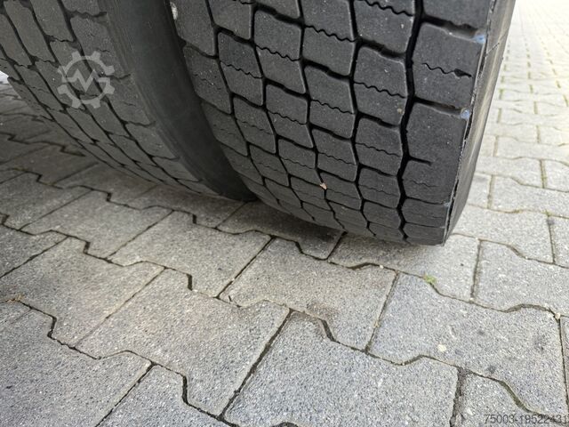 LKW mit Pritsche & Plane Volvo FL210 14 Tonner