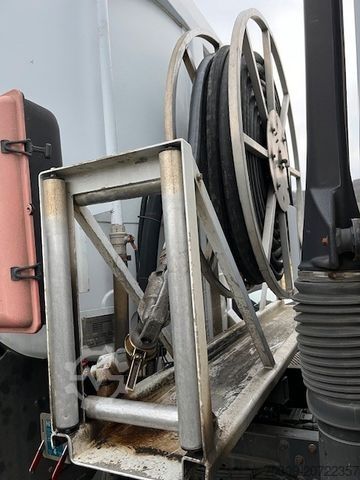 LKW mit Tankaufbau 13.100 Liter Willig Tankaufbau + 2xSchlauchhaspe
