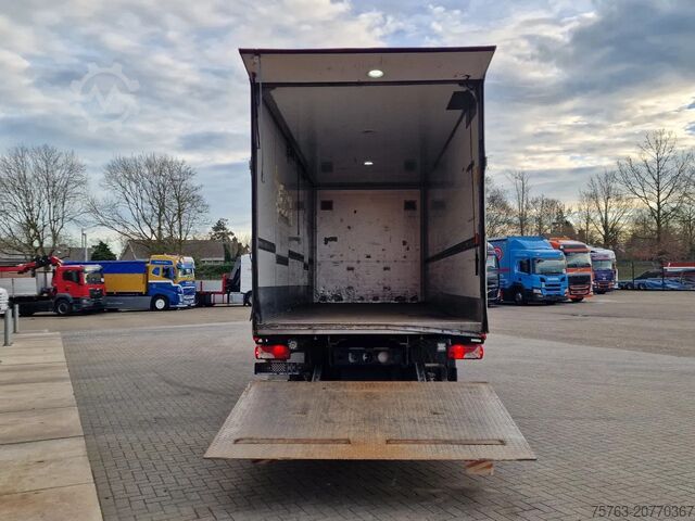 Suitcase MAN TGM 18.340 4x2 - Sleepercab - Box with sidedoor...