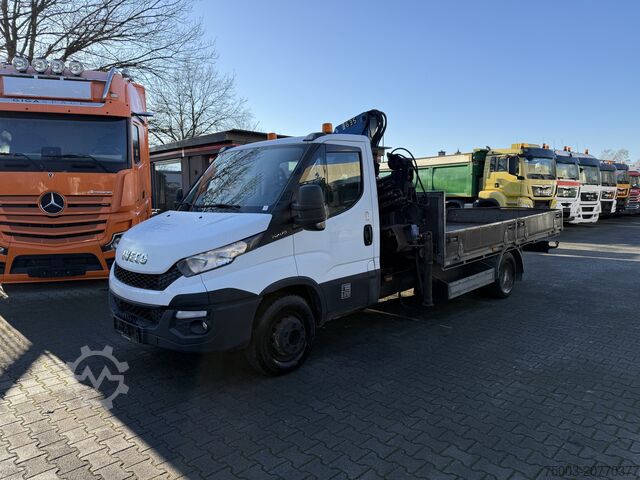 Truck-mounted crane van Iveco Daily 70C17 HMF 635 Kran bis 11 Meter