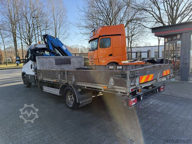 Truck-mounted crane van Iveco Daily 70C17 HMF 635 Kran bis 11 Meter