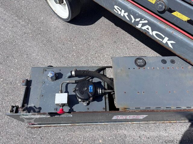 Ollós emelő SkyJack SJ 3226 9,90m Scherenarbeitsbühne *Akku NEU*