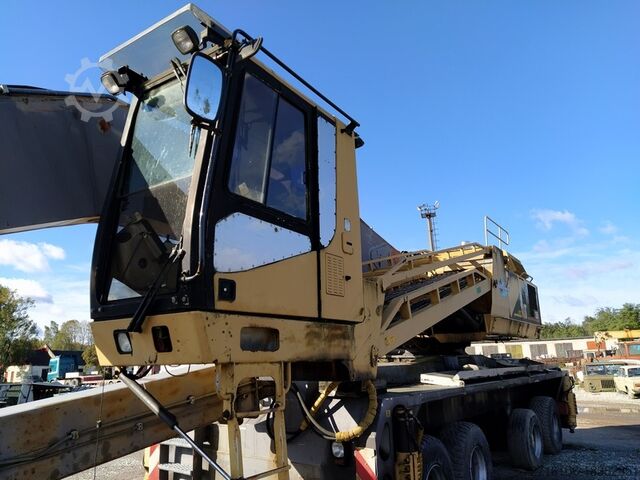 Kerekes rakodó CATERPILLAR CH-55-350L
