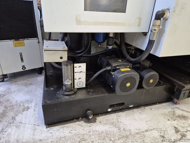 Vertikales Bearbeitungszentrum HURCO VMX 50S