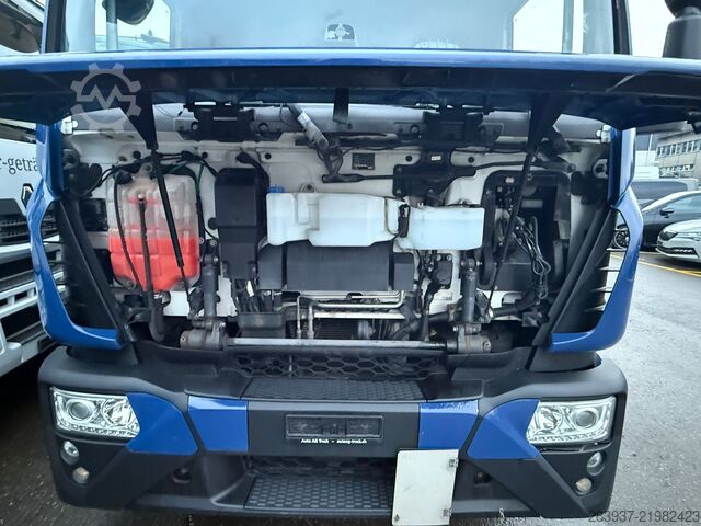Valníkový nákladní automobil s plachtou IVECO ML 140 E 250