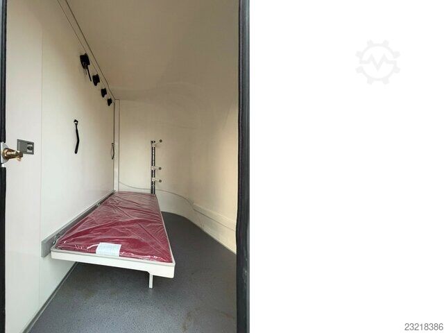 Furgão  Steinsberger 3-Pferdeanhänger mit Bett