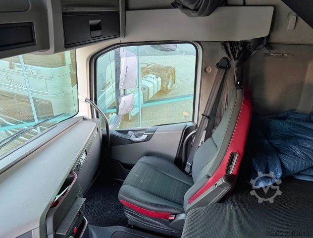 Standard tractor unit VOLVO FH 13.420 EURO 6 ONLY 570.000 KM FULL AIR 2X TAN