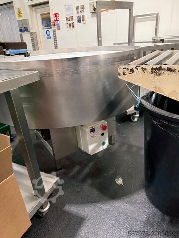Verpackungslinie Fuji Packaging / Loma Systems FW3410 Muffin/Cake/Brownie Packing Line