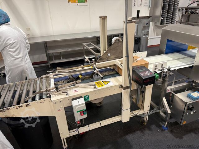 Verpackungslinie Fuji Packaging / Loma Systems FW3410 Muffin/Cake/Brownie Packing Line