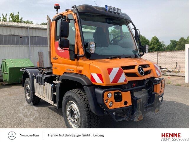 Macchina agricola Mercedes-Benz Unimog U 527