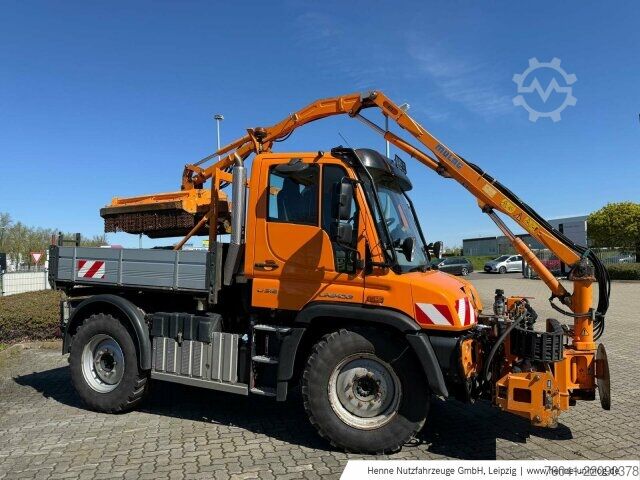 Macchina agricola Mercedes-Benz Unimog U 318