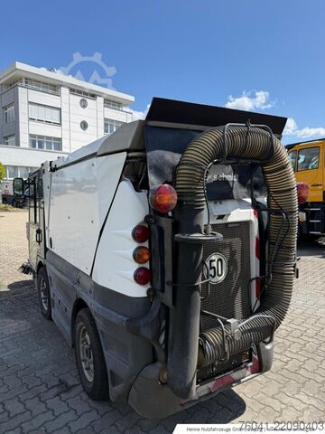Inny Schmidt Kompaktkehrmaschine Swingo 200+