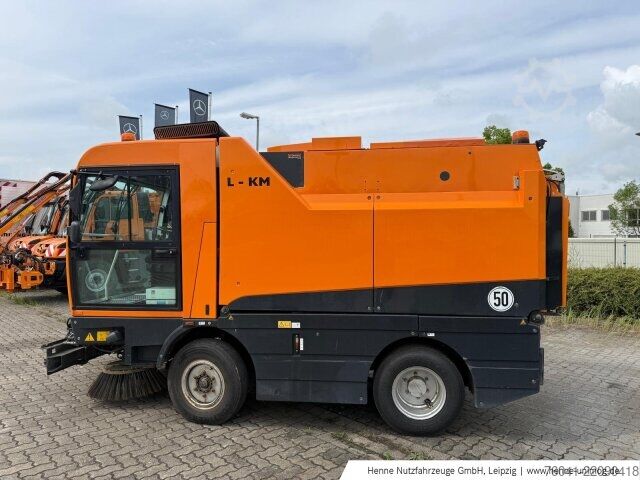Landmaschine Schmidt Kompaktkehrmaschine Cleango 500