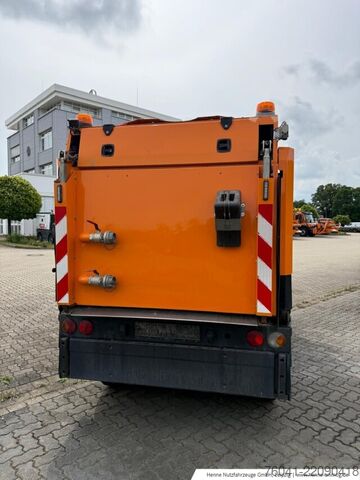 Landmaschine Schmidt Kompaktkehrmaschine Cleango 500