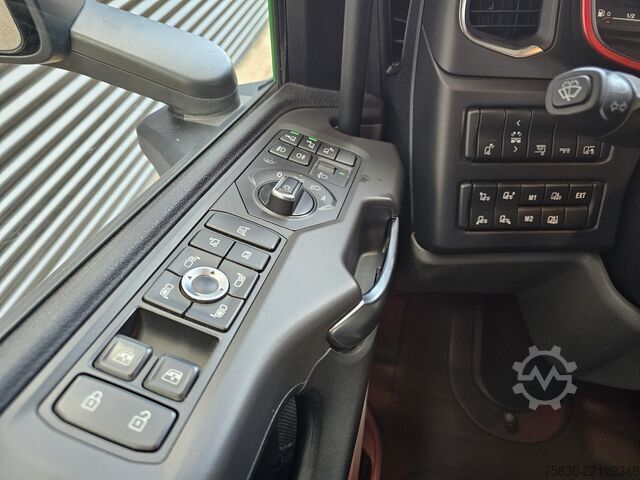 Standaard-SZM Scania S660 V8 6X2 BOOGIE / RETARDER / FULL AIR / 2 TANKS