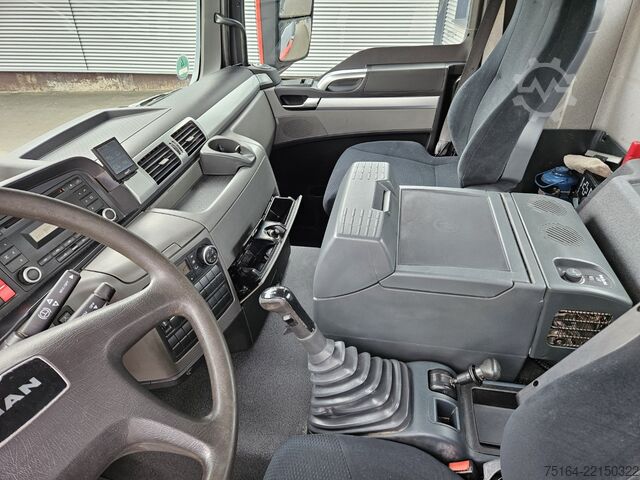 Tre-sidet tipbil MAN 26.440 FK 6x4