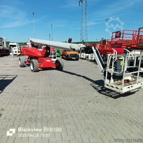 Plataforma de trabalho telescópica articulada JLG M600JP