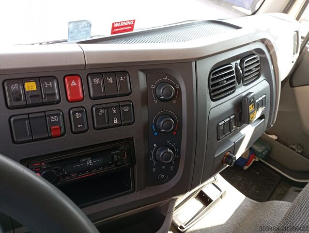 Kamyon üzerine monteli vinç DAF LF 18T LF 320 CV con gru EFFER