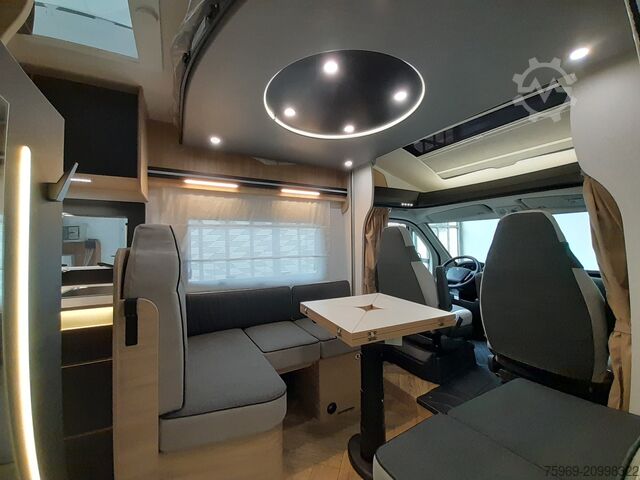 Semi-integrated camper CHAUSSON 724 ETAPE LINE