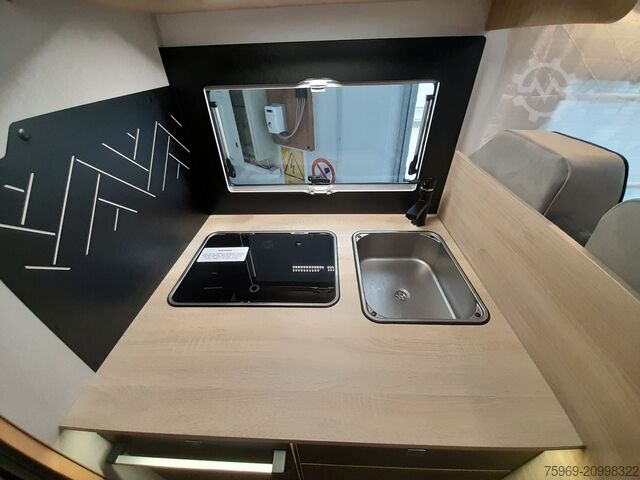 Semi-integrated camper CHAUSSON 724 ETAPE LINE