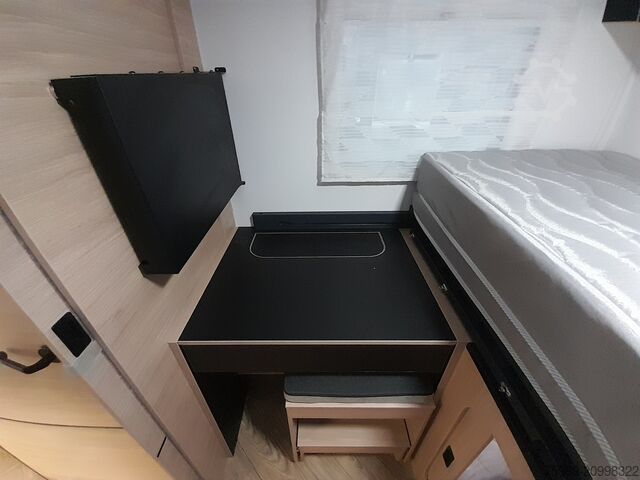 Semi-integrated camper CHAUSSON 724 ETAPE LINE