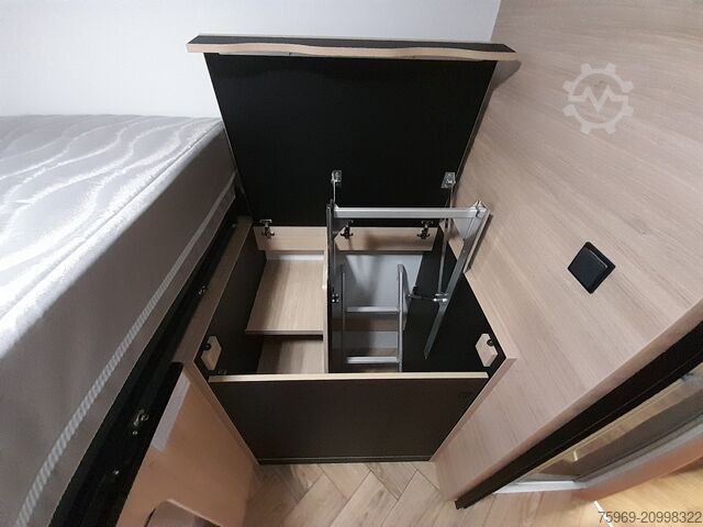 Semi-integrated camper CHAUSSON 724 ETAPE LINE