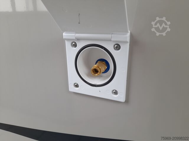 Semi-integrated camper CHAUSSON 724 ETAPE LINE