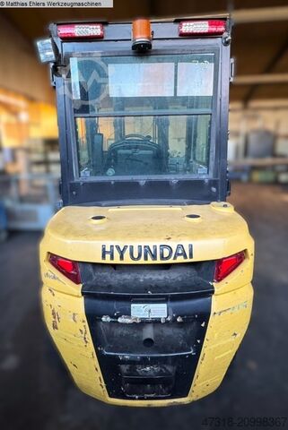 Fork Lift Truck - Diesel HYUNDAI 30D-9E
