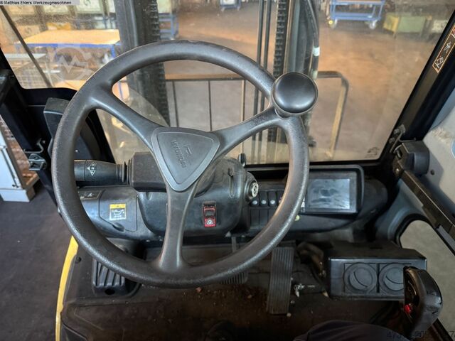 Fork Lift Truck - Diesel HYUNDAI 30D-9E