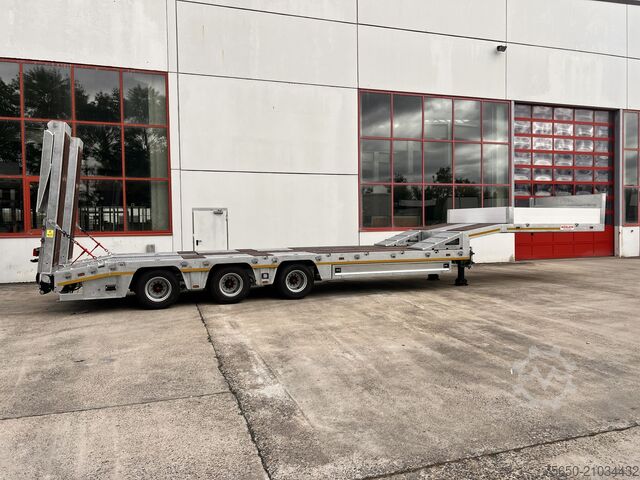 Låglastarsläpvagn Möslein ST 3  3 Achs Satteltieflader neu