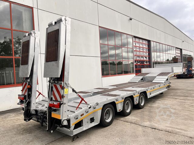 Låglastarsläpvagn Möslein ST 3  3 Achs Satteltieflader neu