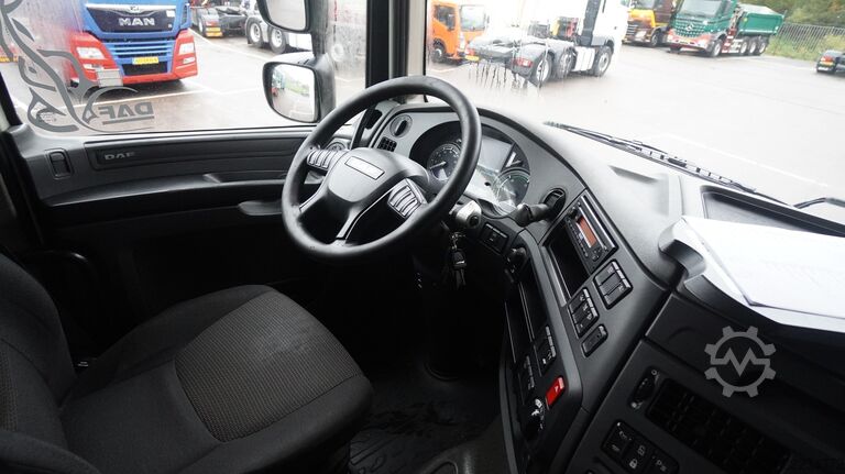 Standaard-SZM DAF XF 460 SSC tractor unit