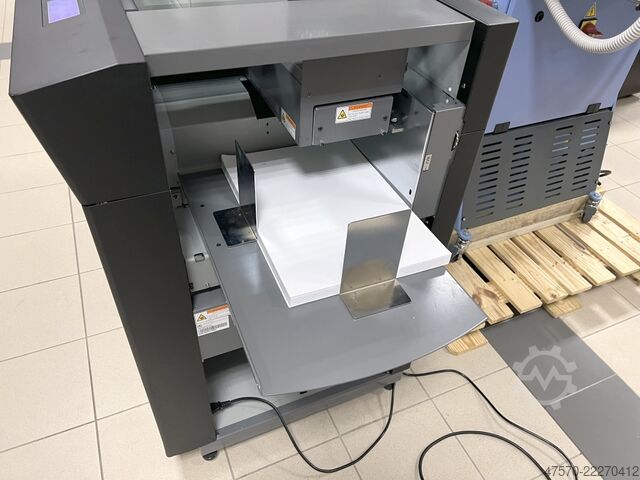 Echipament de biguire, echipament de tăiere longitudinală și ghilotină Uchida Aero Cut One Creaser, Slitter, and Cutter