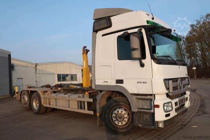 Abrollkipper Mercedes-Benz 2546 L 6x2 Nachlauflenkachse