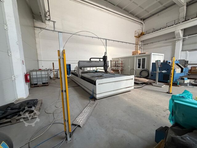 Su jeti kesme makinesi CMS Smartline 2040