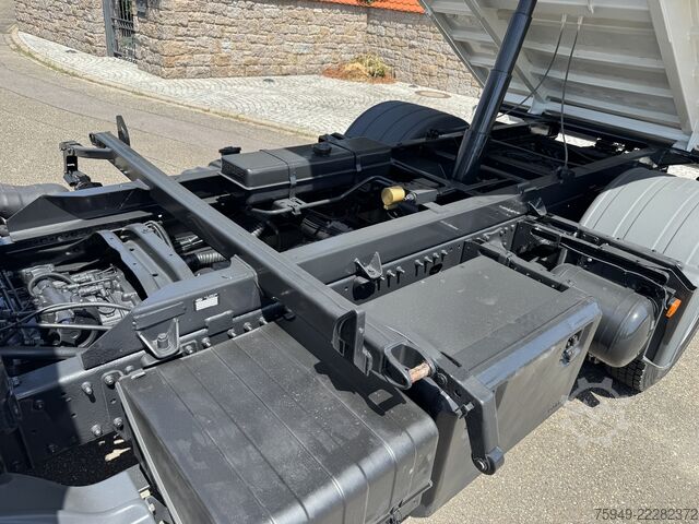 TGL 8.220 Meiller 3. S.-Kipper, 2x AHK MAN TGL 8.220 Meiller 3. S.-Kipper, 2x AHK