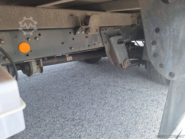 BESTELWAGEN IN MULTIPLEX MET LAADKLEP Iveco Eurocargo ML75E19P