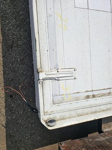 2010 unbekanntes Portal mit Hecktüren aus Aluminium. unknown portal with rear doors aluminium.