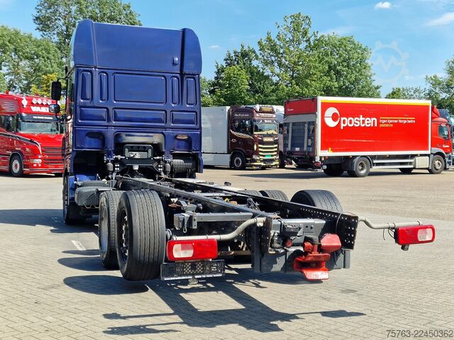 Chassis med førerhus DAF XF 530 6X2 - steel / air - steering axle - WB 4...