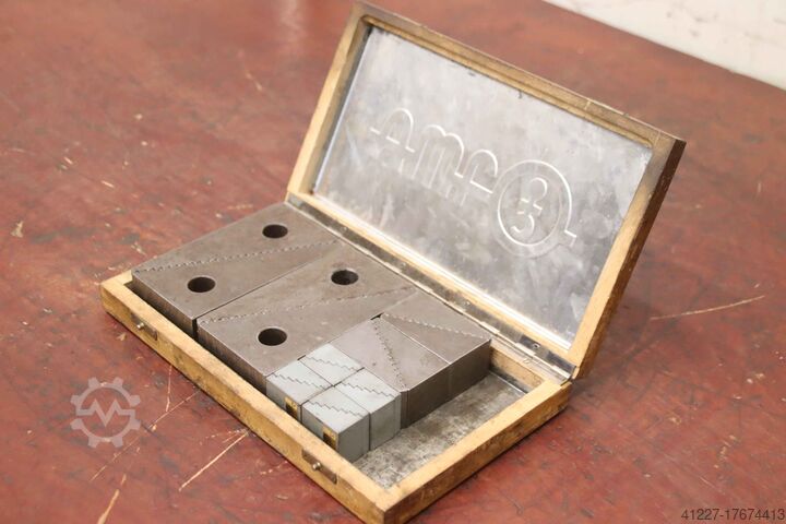 Universal clamping pad set in wooden box AMF AMF 6500 H Breite 30 mm