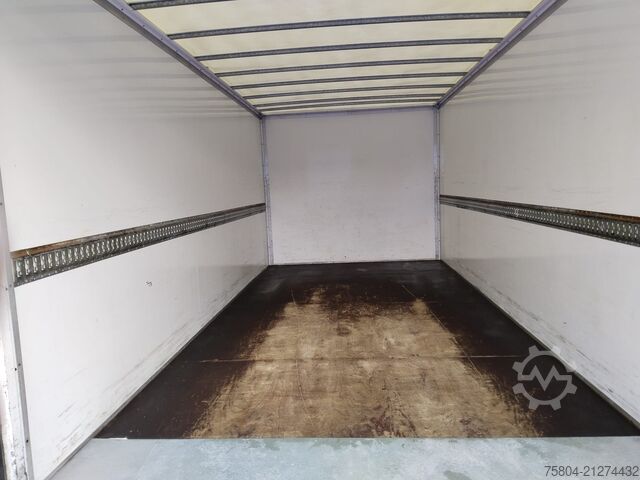 Camión caja Iveco ML160E28