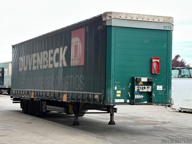 Öppen semitrailer med kapell SCHMITZ CARGOBULL SCB*S3T MegaTrailer Curtainsider Edscha