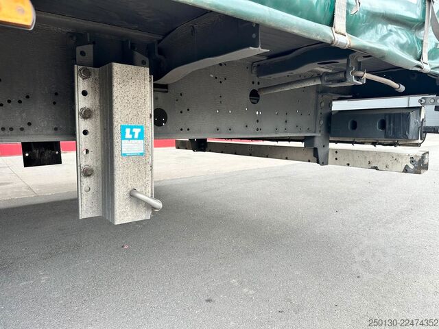 Öppen semitrailer med kapell SCHMITZ CARGOBULL SCB*S3T MegaTrailer Curtainsider Edscha