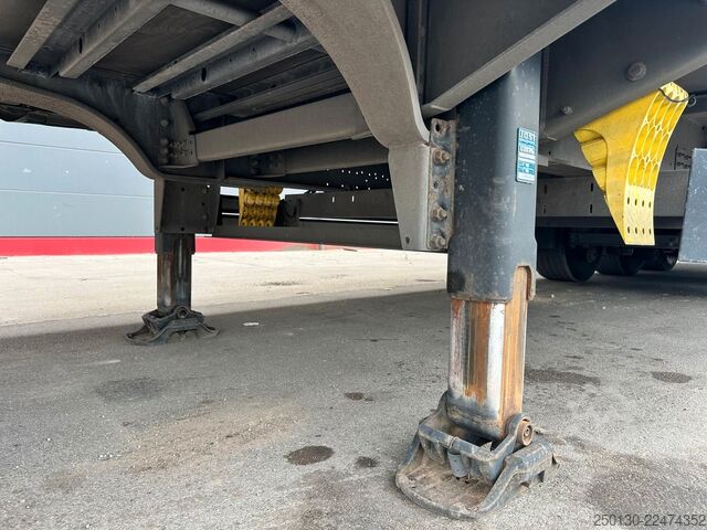 Öppen semitrailer med kapell SCHMITZ CARGOBULL SCB*S3T MegaTrailer Curtainsider Edscha